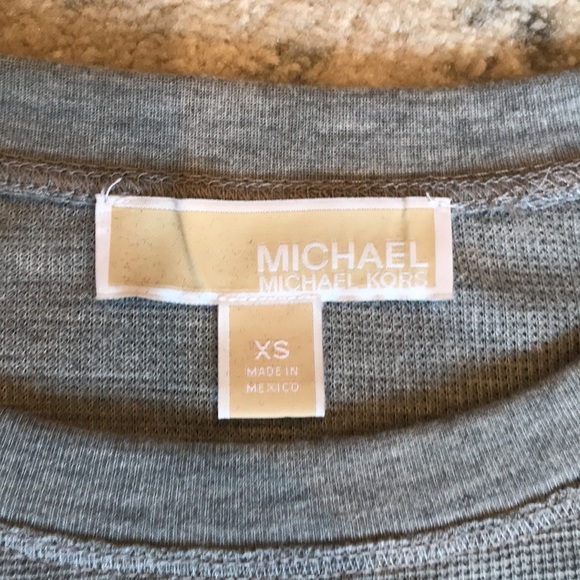 Michael Kors Thermal Top - Picture 6 of 7